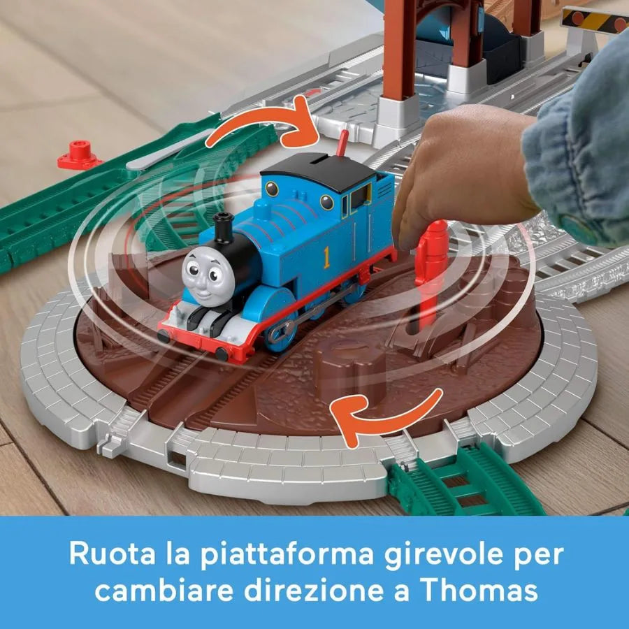 Centro di Consegna Barili Thomas & Friends – Set Motorizzato - Fisher Price | 56cm x 10cm x 38cm