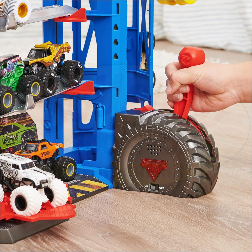 Monster Jam Garage Playset - Divertimento Epico con Acrobazie e Azione
